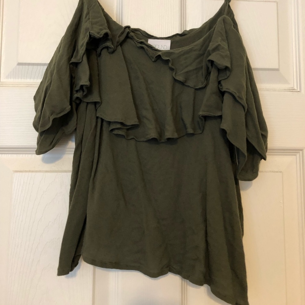 Cold shoulder top